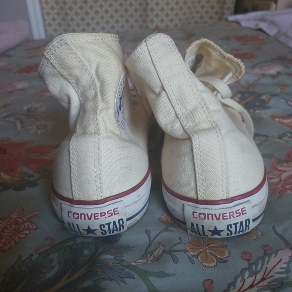 Cream coloured chuck taylor all star high tops - Picture 7 of 8